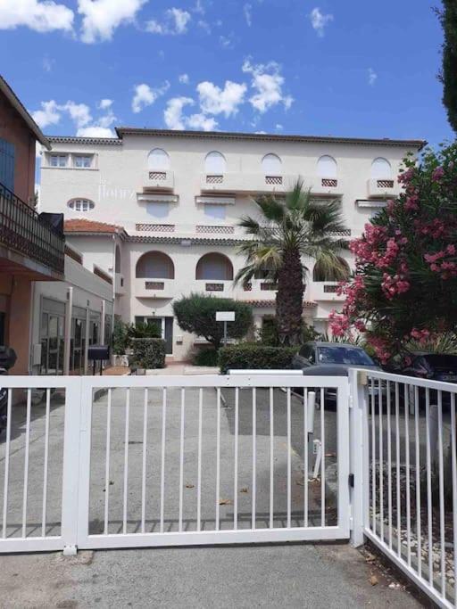 Bandol: Elegant Et Cosy 2 Pieces, Proche Ville Et Plage Εξωτερικό φωτογραφία